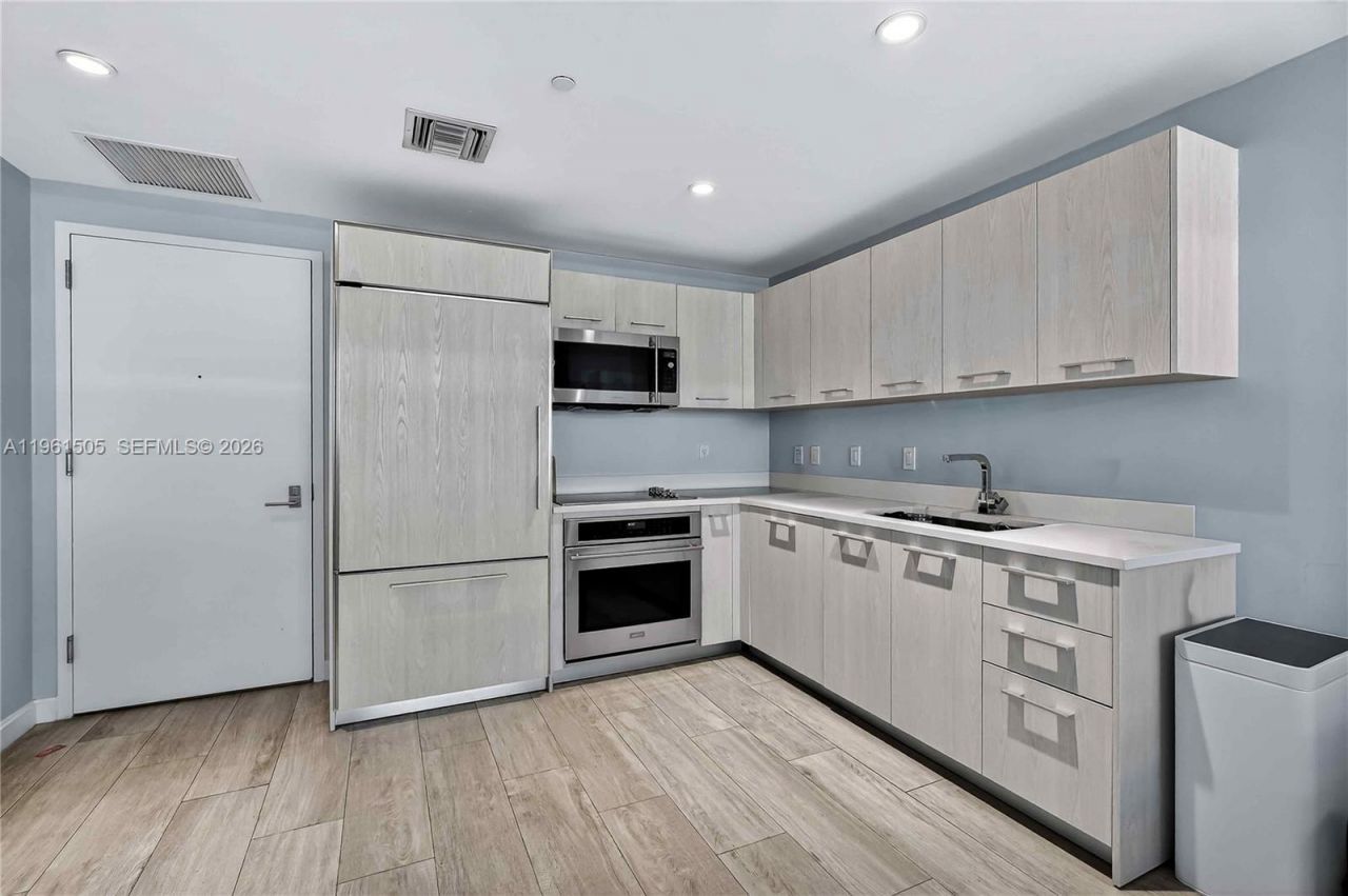 45 SW 9th St , Unit 3807, Miami, FL 33130 Photo