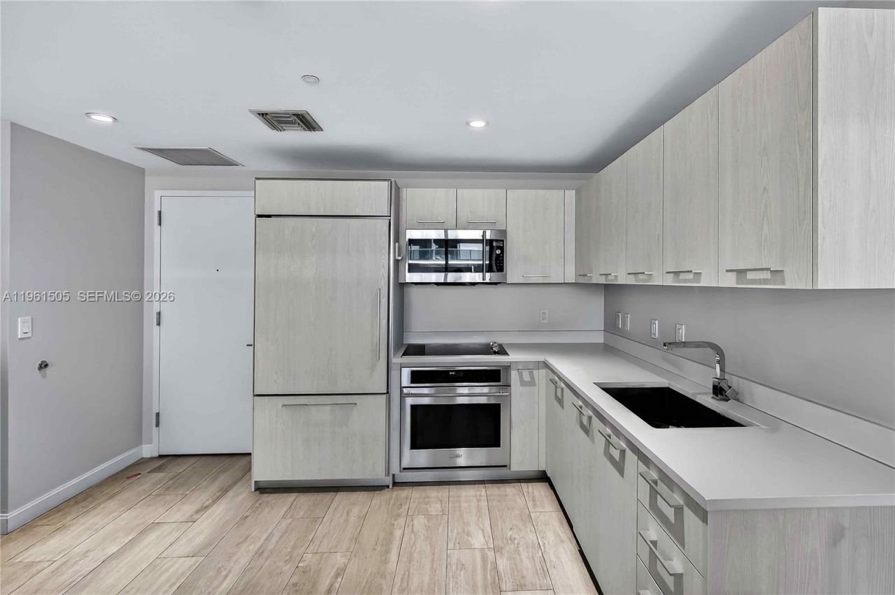 45 SW 9th St , Unit 3807, Miami, FL 33130 Photo