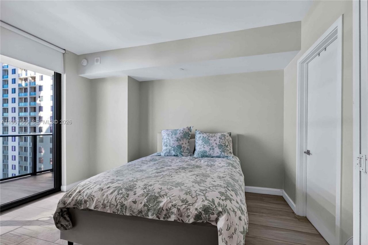 45 SW 9th St , Unit 3807, Miami, FL 33130 Photo