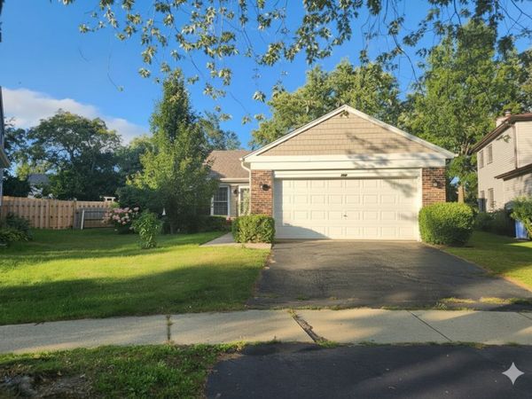 700 N Lakeside Drive, Vernon Hills, IL 60061