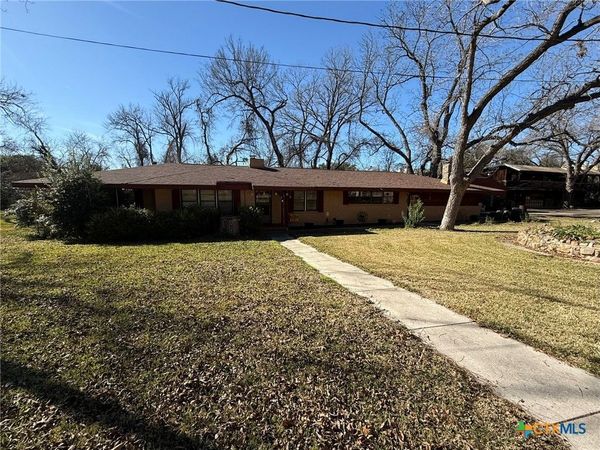 3221 W Avenue R , Temple, TX 76504