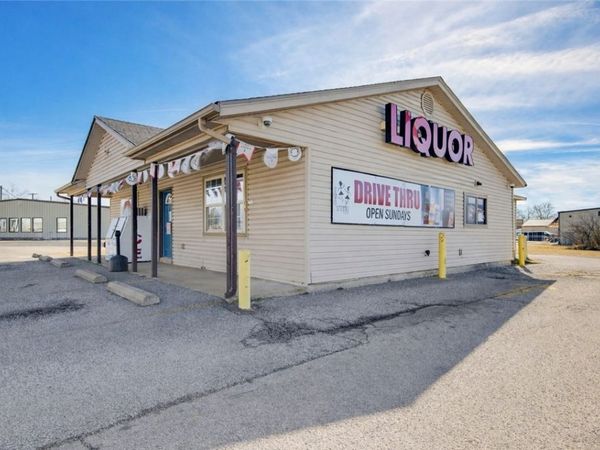 809 Lester Lane, Rogers, AR 72756