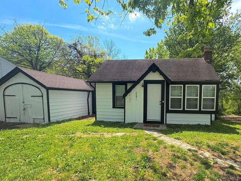 2281 E Galbraith Road, Reading, OH 45237 Photo 1