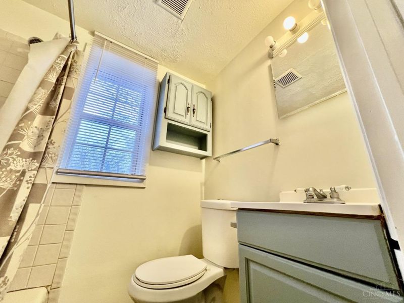 2281 E Galbraith Road, Reading, OH 45237 Photo 8