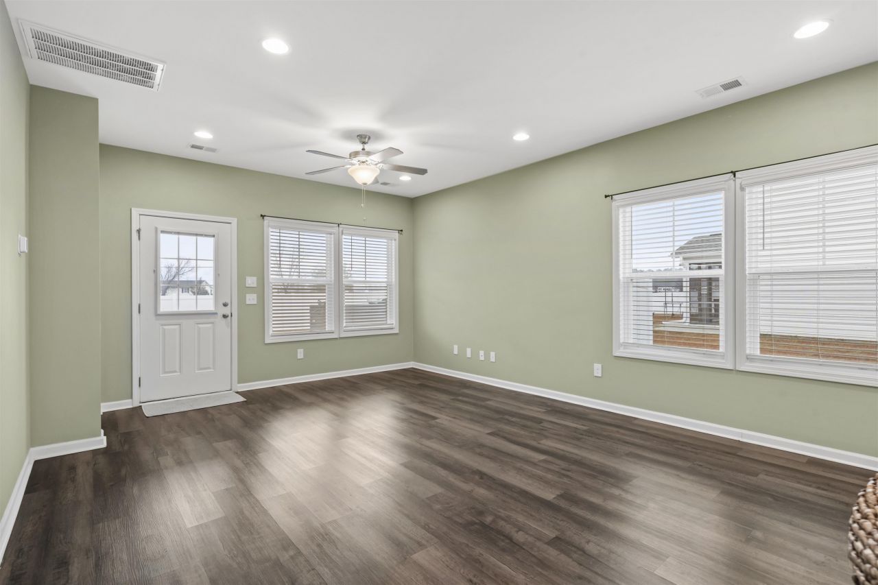 452 Honeyhill Loop Photo 14