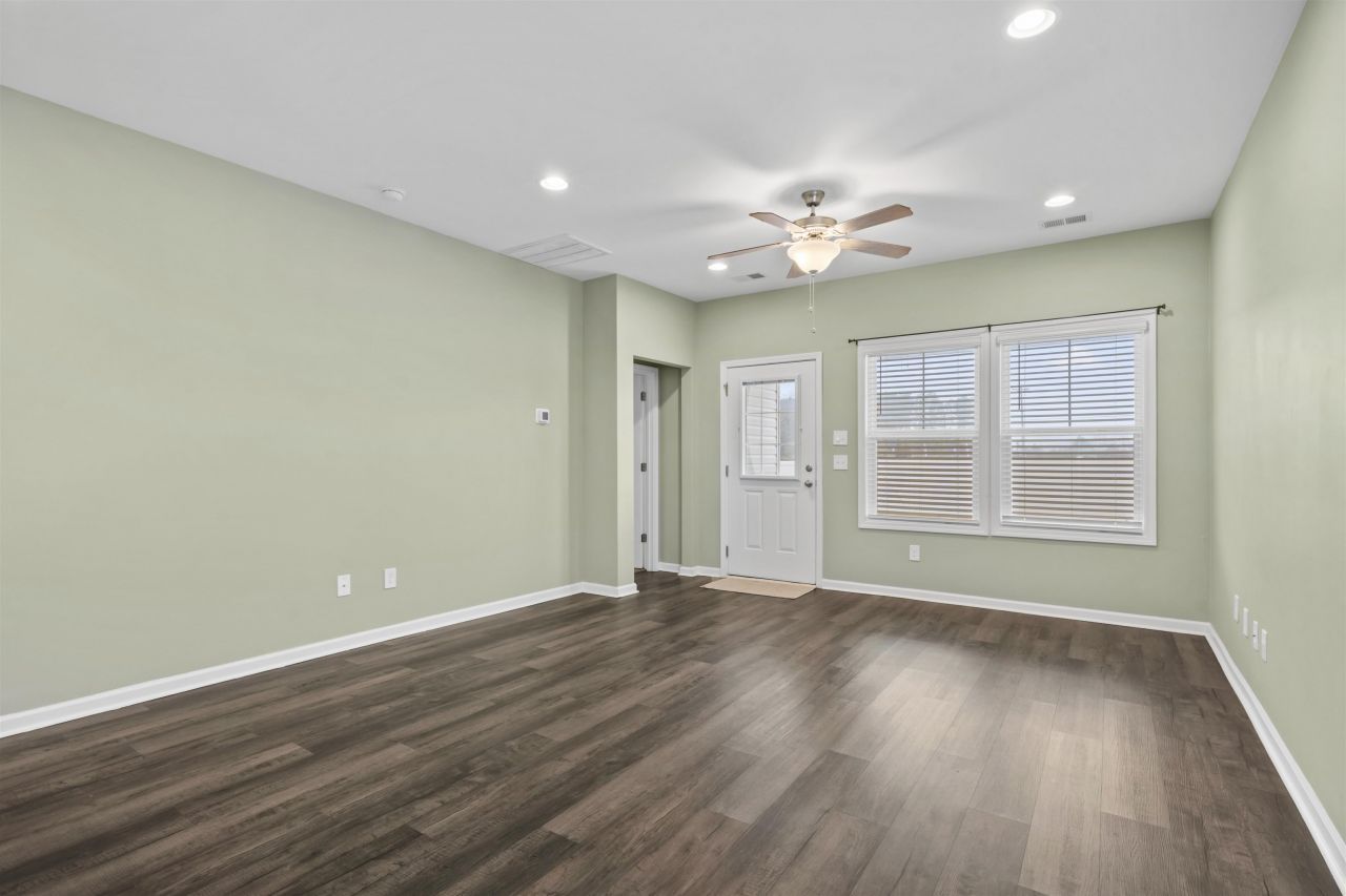 452 Honeyhill Loop Photo 16