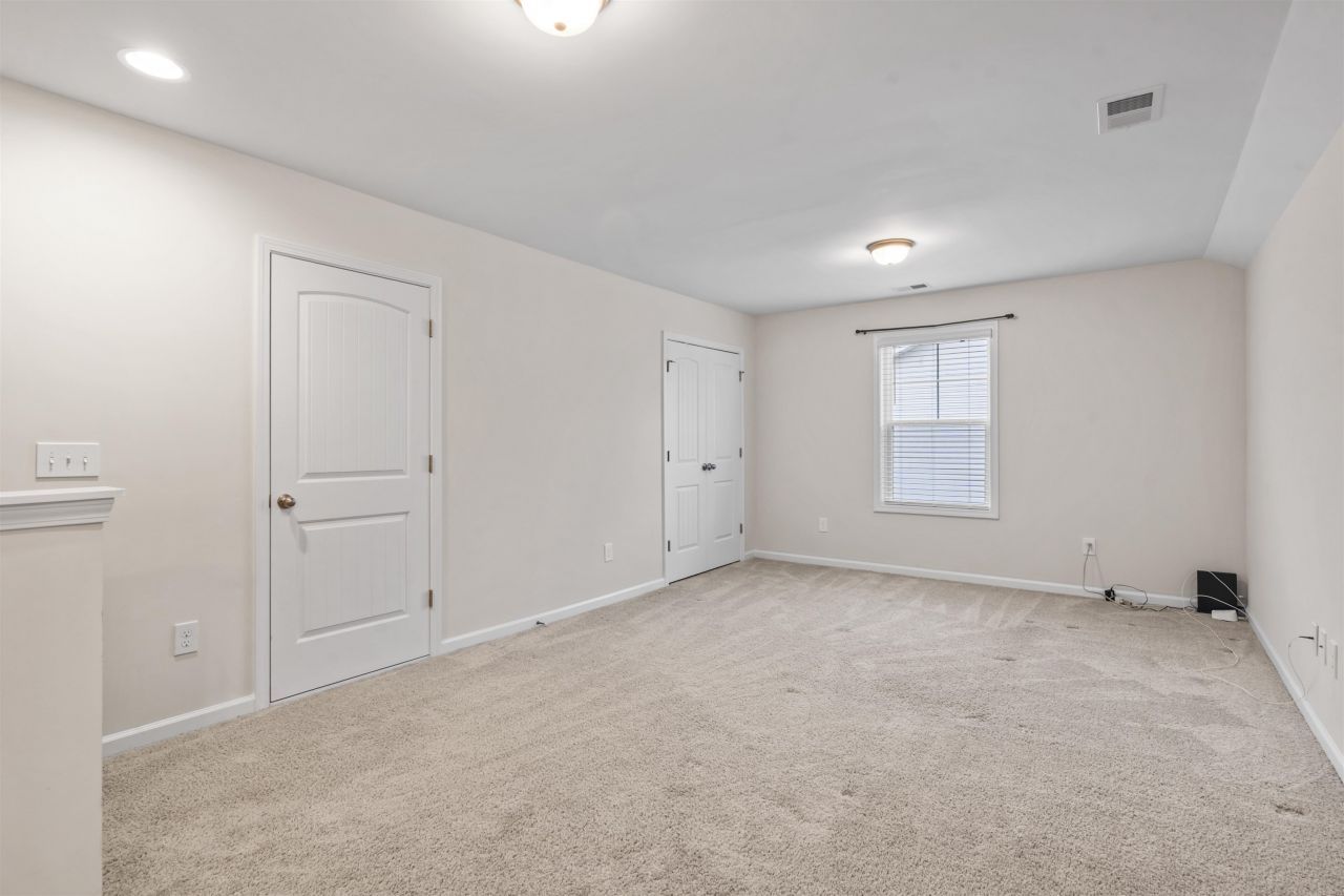 452 Honeyhill Loop Photo 17