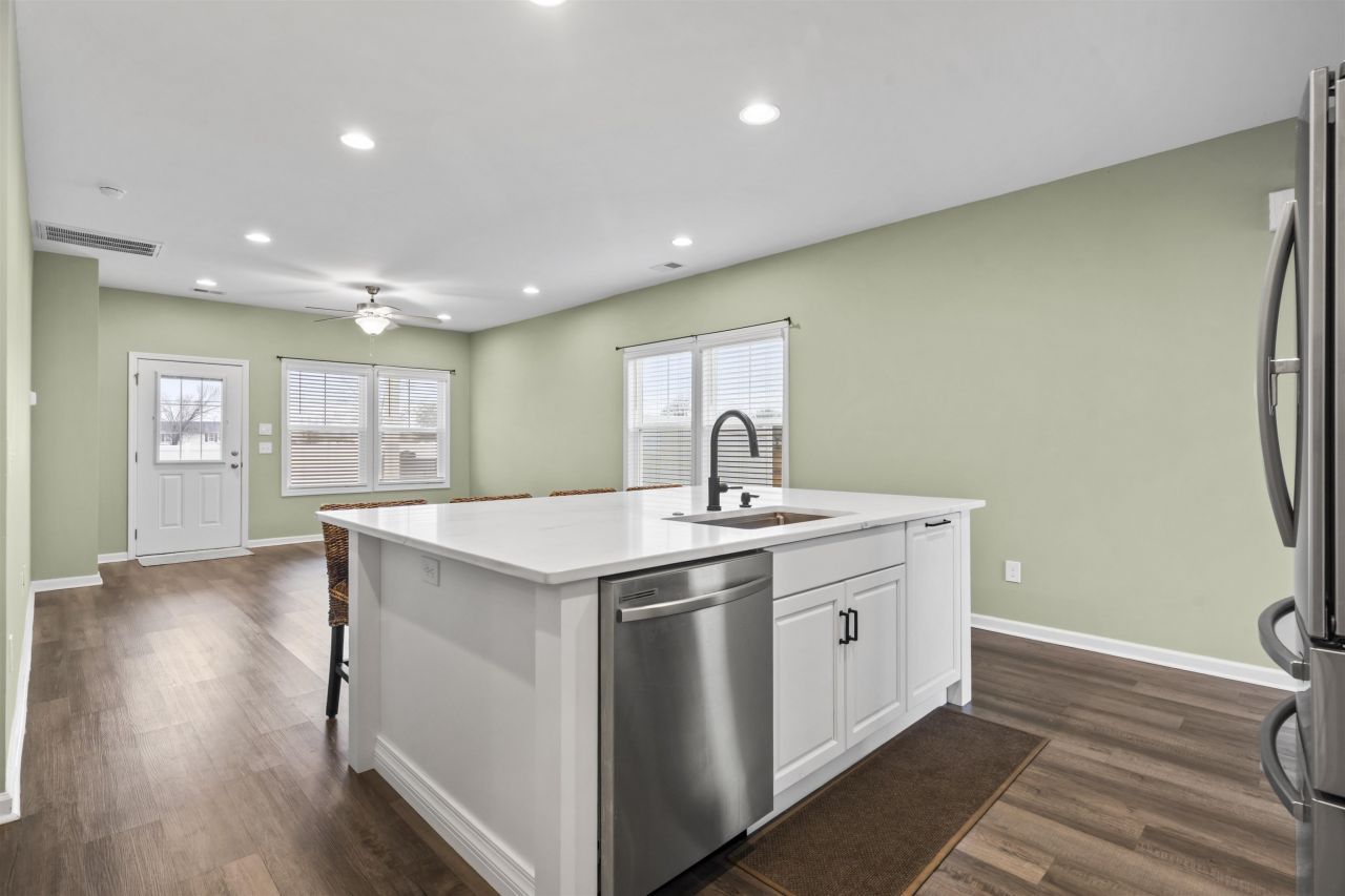 452 Honeyhill Loop Photo 6