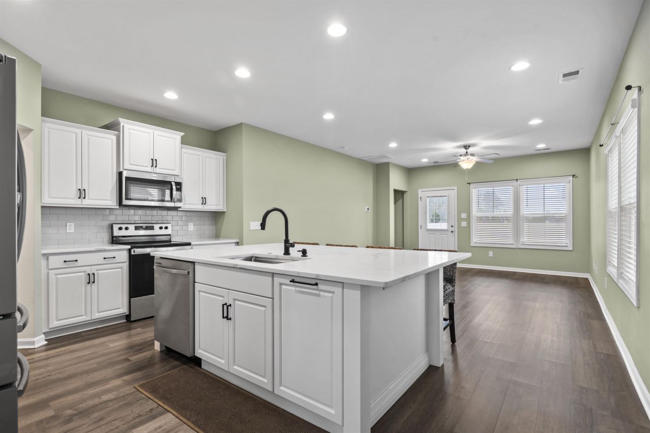 452 Honeyhill Loop Photo 7