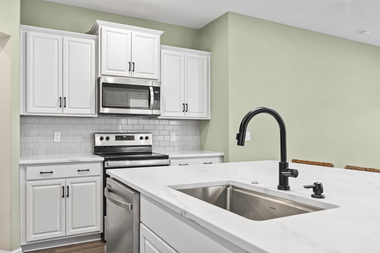 452 Honeyhill Loop Photo 8