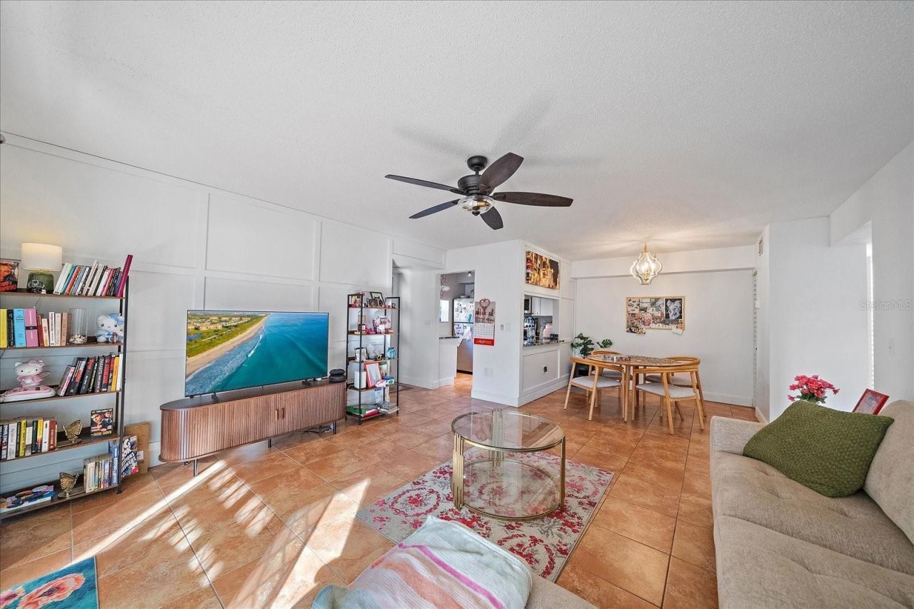 5769 Gardens Drive, Unit 101, Sarasota, FL 34243 Photo