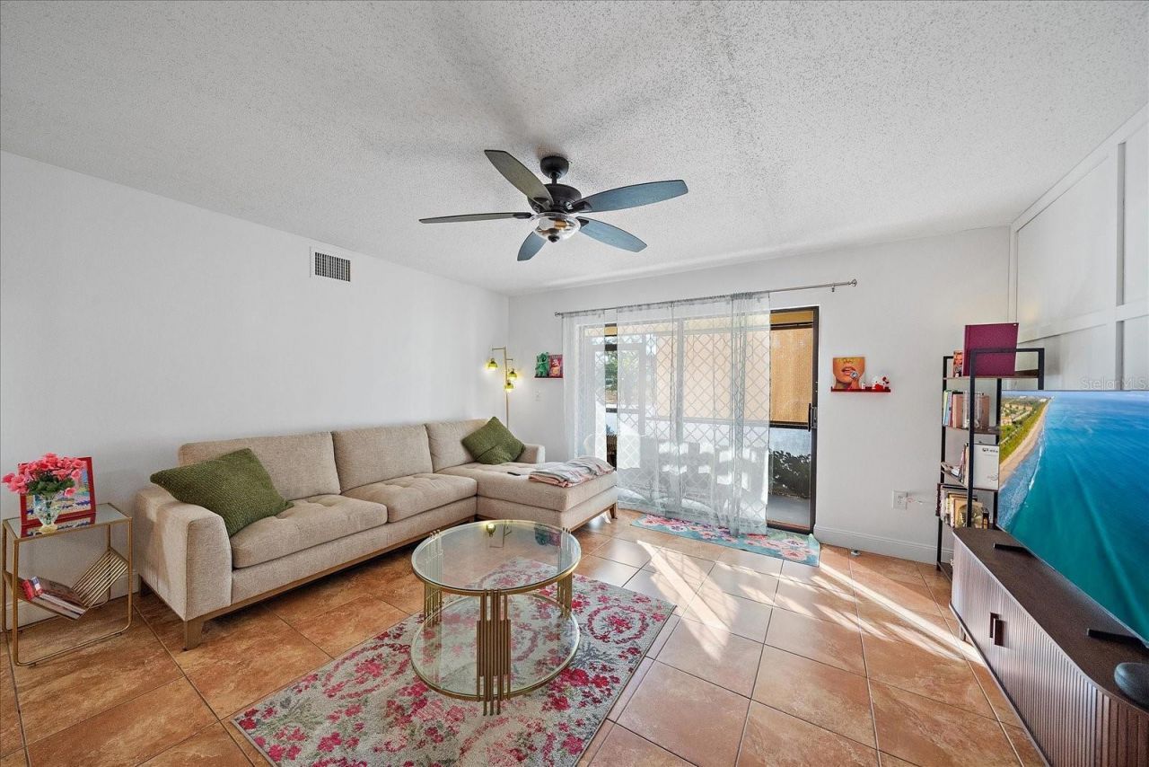 5769 Gardens Drive, Unit 101, Sarasota, FL 34243 Photo