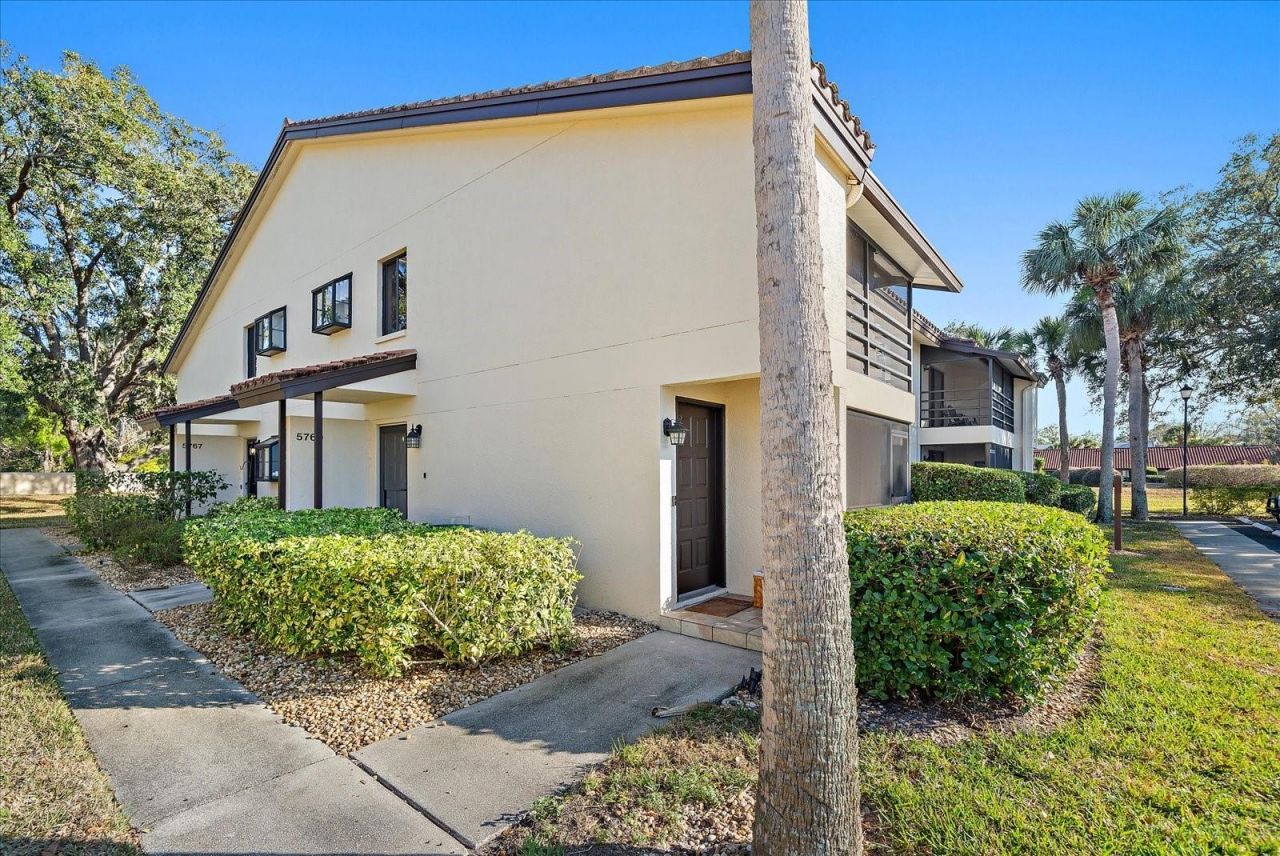 5769 Gardens Drive, Unit 101, Sarasota, FL 34243 Photo