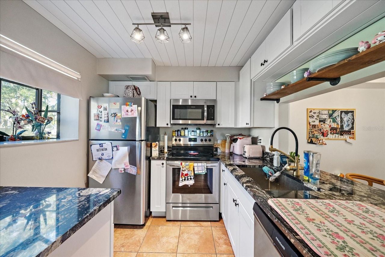 5769 Gardens Drive, Unit 101, Sarasota, FL 34243 Photo