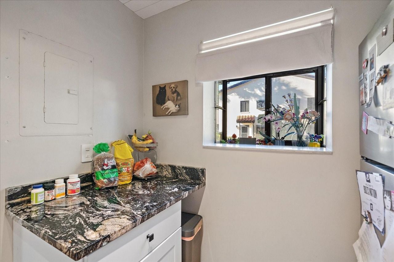 5769 Gardens Drive, Unit 101, Sarasota, FL 34243 Photo