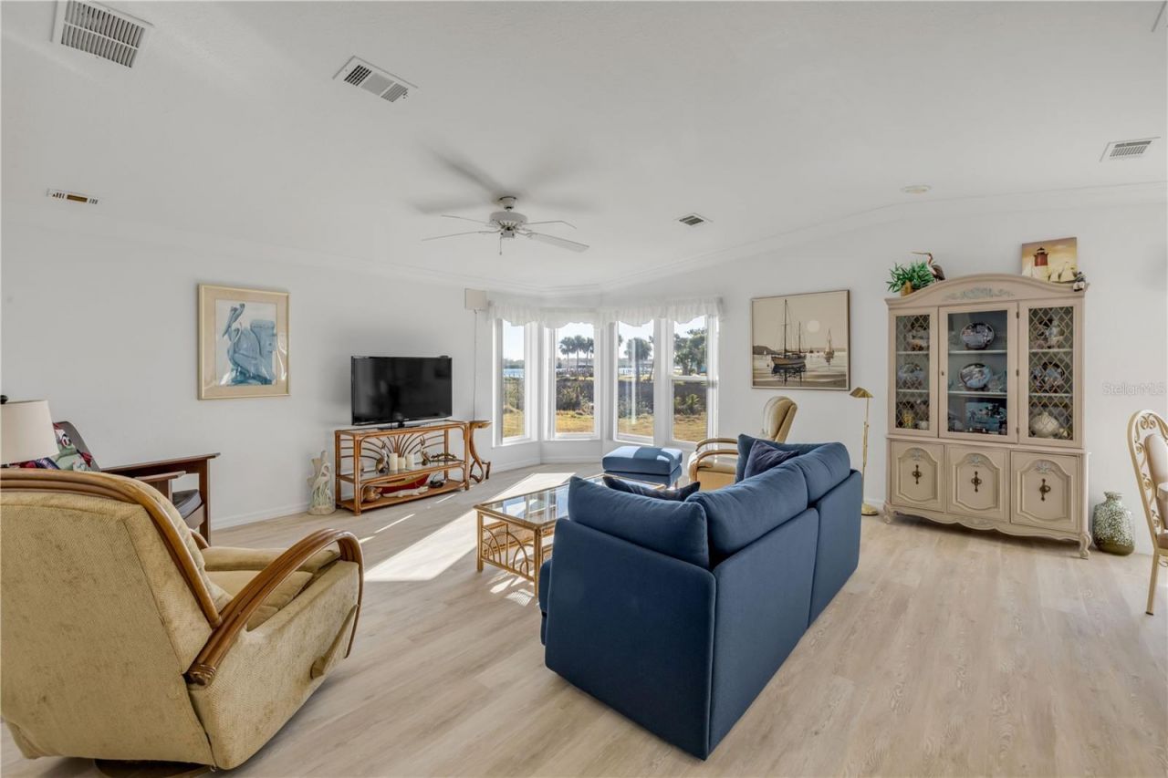 290 Navajo Drive, Oak Hill, FL 32759 Photo