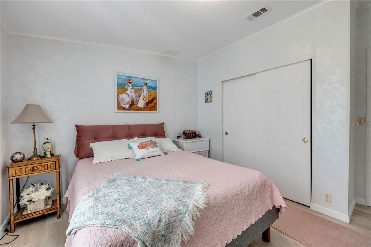 290 Navajo Drive, Oak Hill, FL 32759 Photo