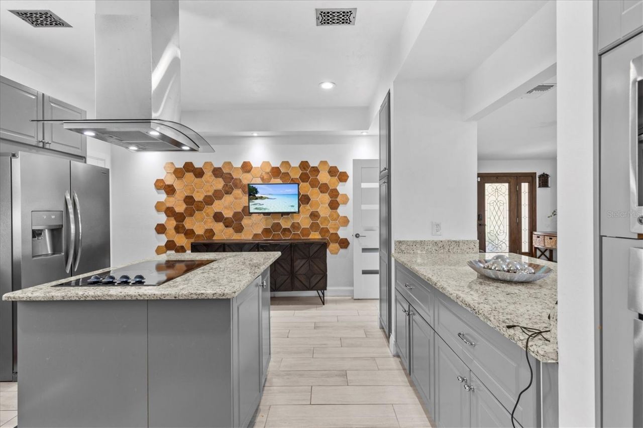 5914 La Rosa Lane, Apollo Beach, FL 33572 Photo