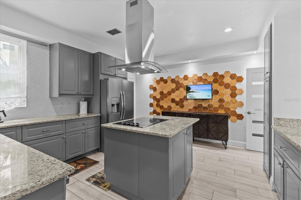 5914 La Rosa Lane, Apollo Beach, FL 33572 Photo