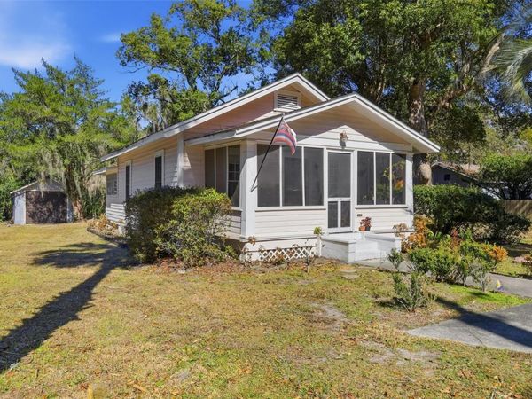 319 W UNIVERSITY AVENUE, DELAND, FL 32720