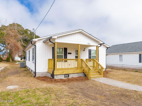1306 Fisher Street, Morehead City, NC 28557