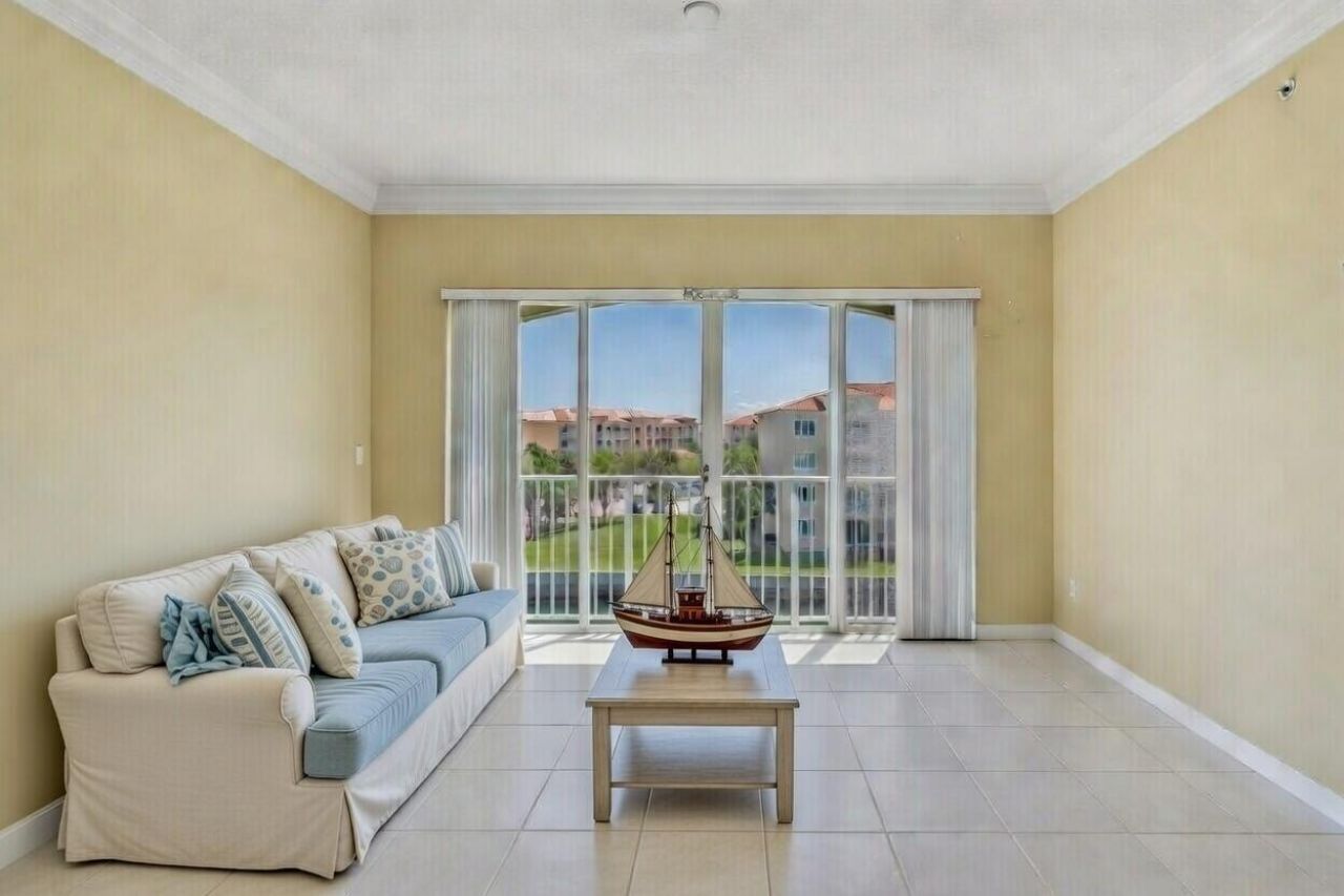 6 Harbour Isle Drive E, Unit Ph01, Fort Pierce, FL 34949 Photo