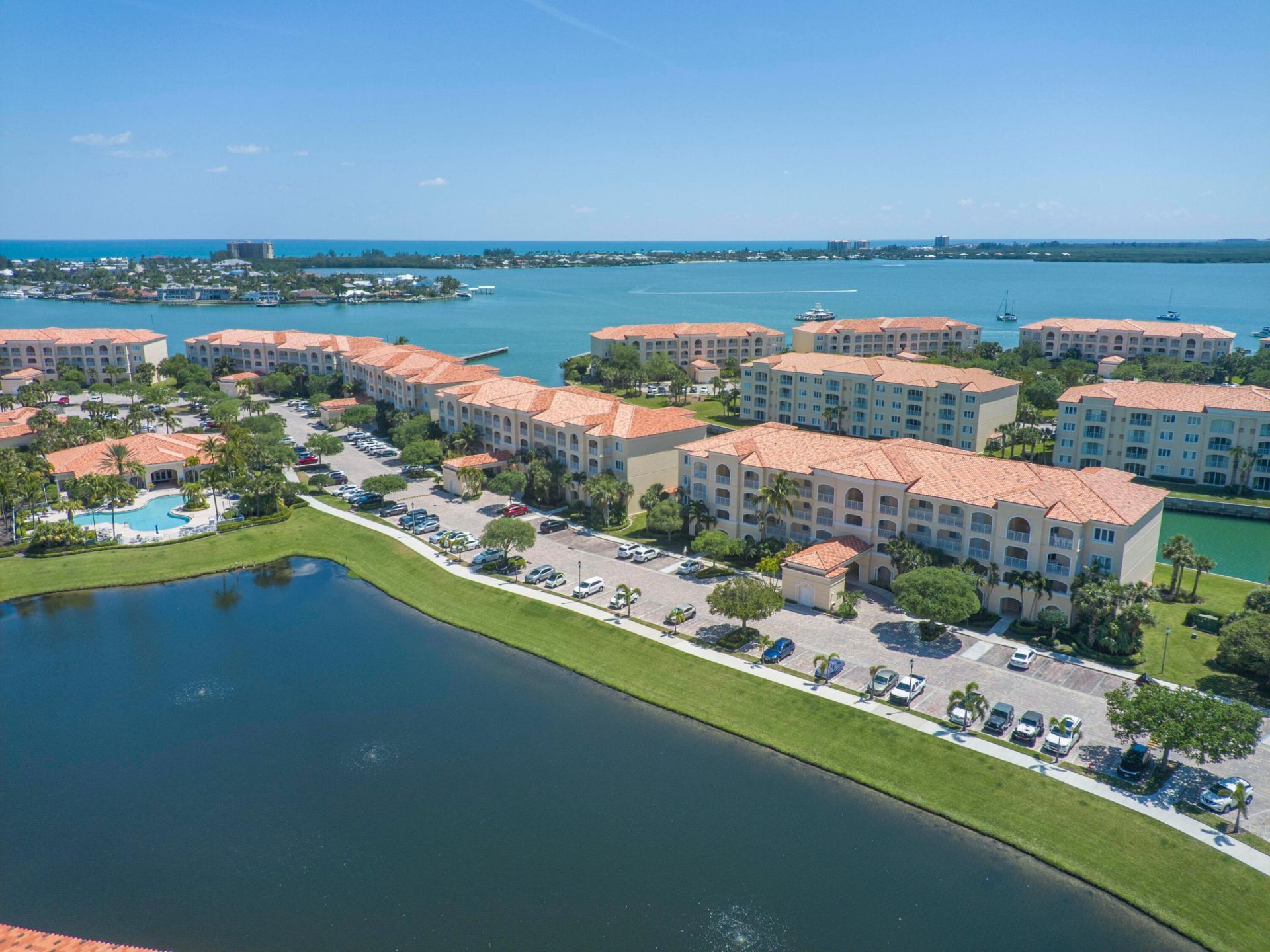 6 Harbour Isle Drive E, Unit Ph01, Fort Pierce, FL 34949 Photo