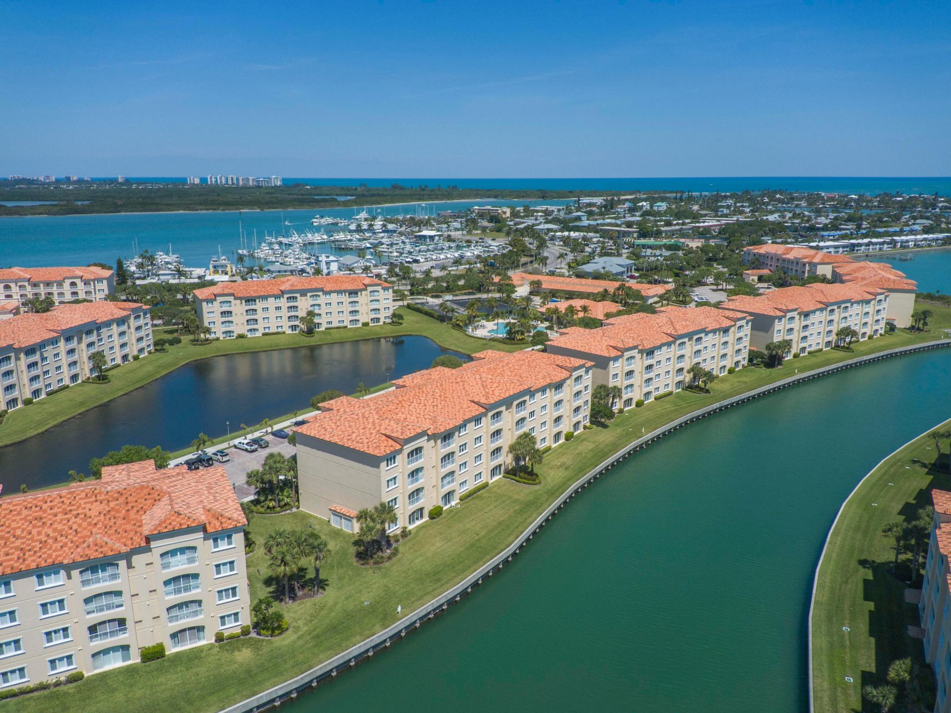 6 Harbour Isle Drive E, Unit Ph01, Fort Pierce, FL 34949 Photo