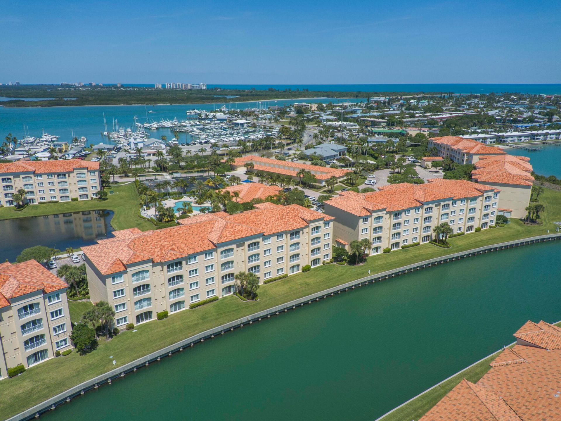 6 Harbour Isle Drive E, Unit Ph01, Fort Pierce, FL 34949 Photo