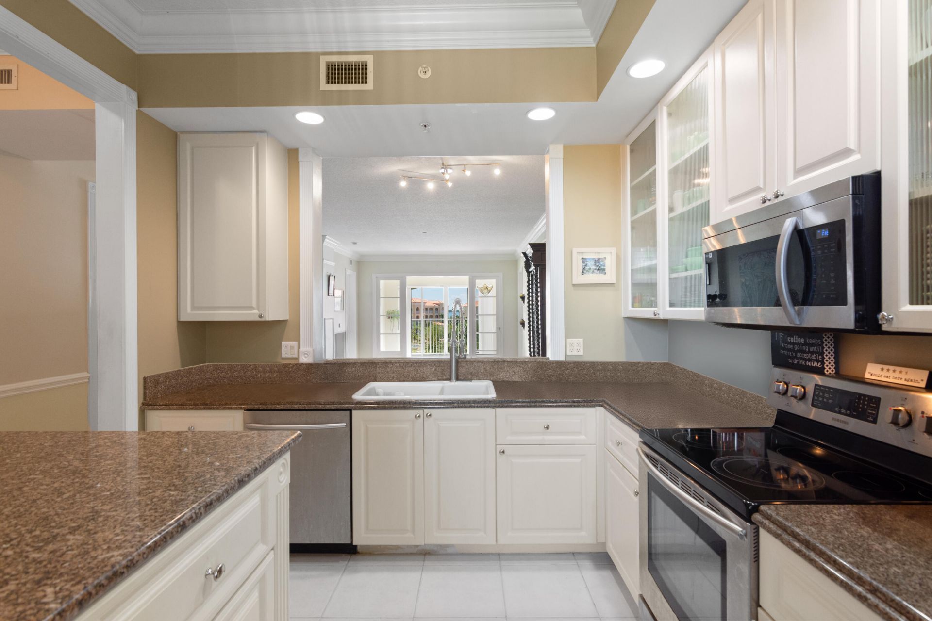 6 Harbour Isle Drive E, Unit Ph01, Fort Pierce, FL 34949 Photo