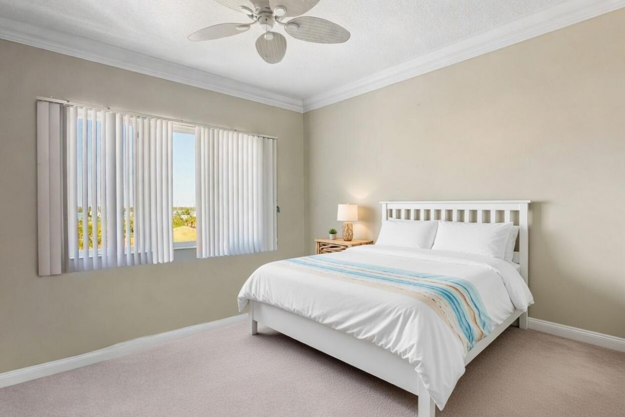 6 Harbour Isle Drive E, Unit Ph01, Fort Pierce, FL 34949 Photo