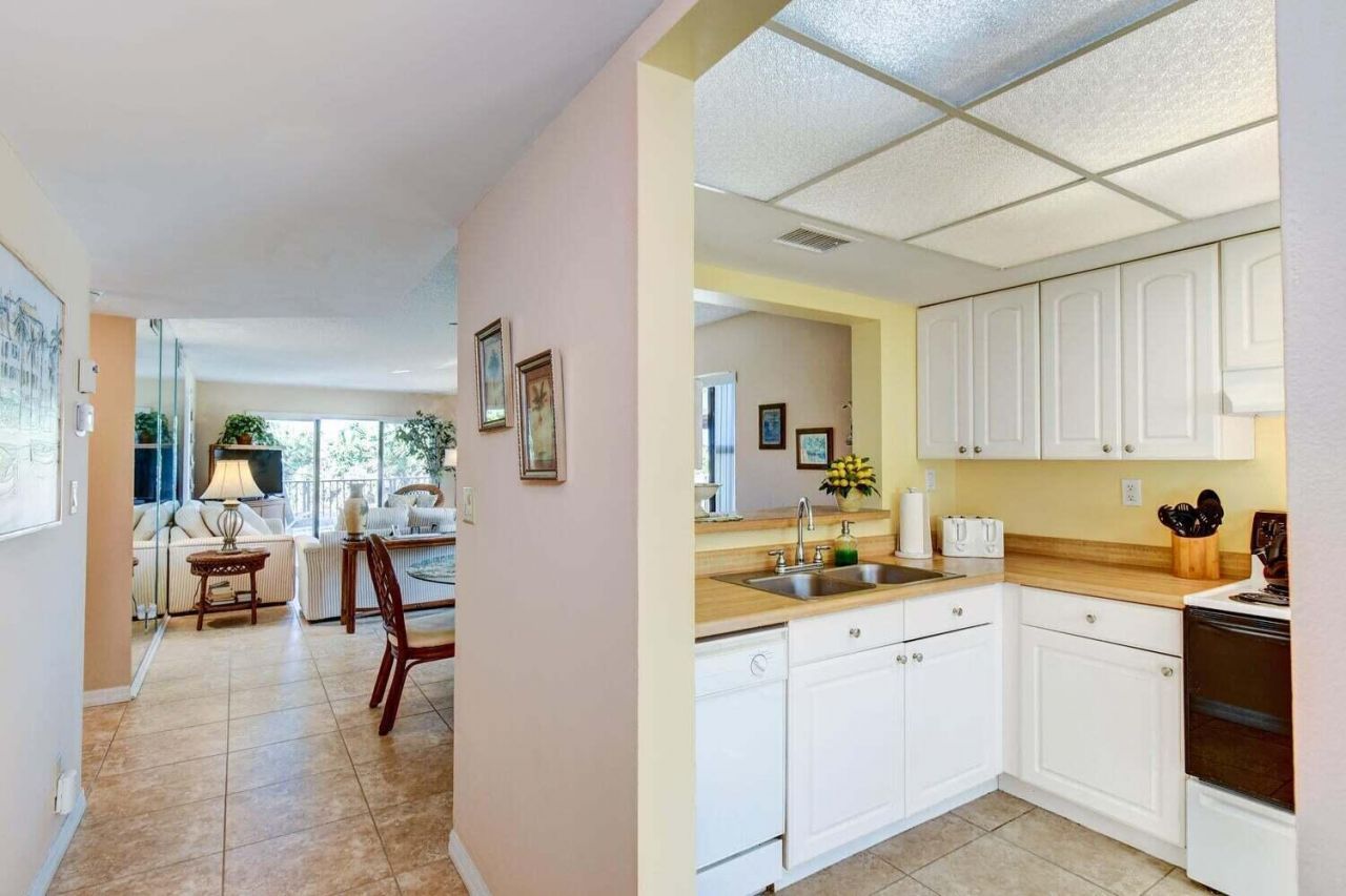 9400 S Ocean Drive, Unit 108, Jensen Beach, FL 34957 Photo