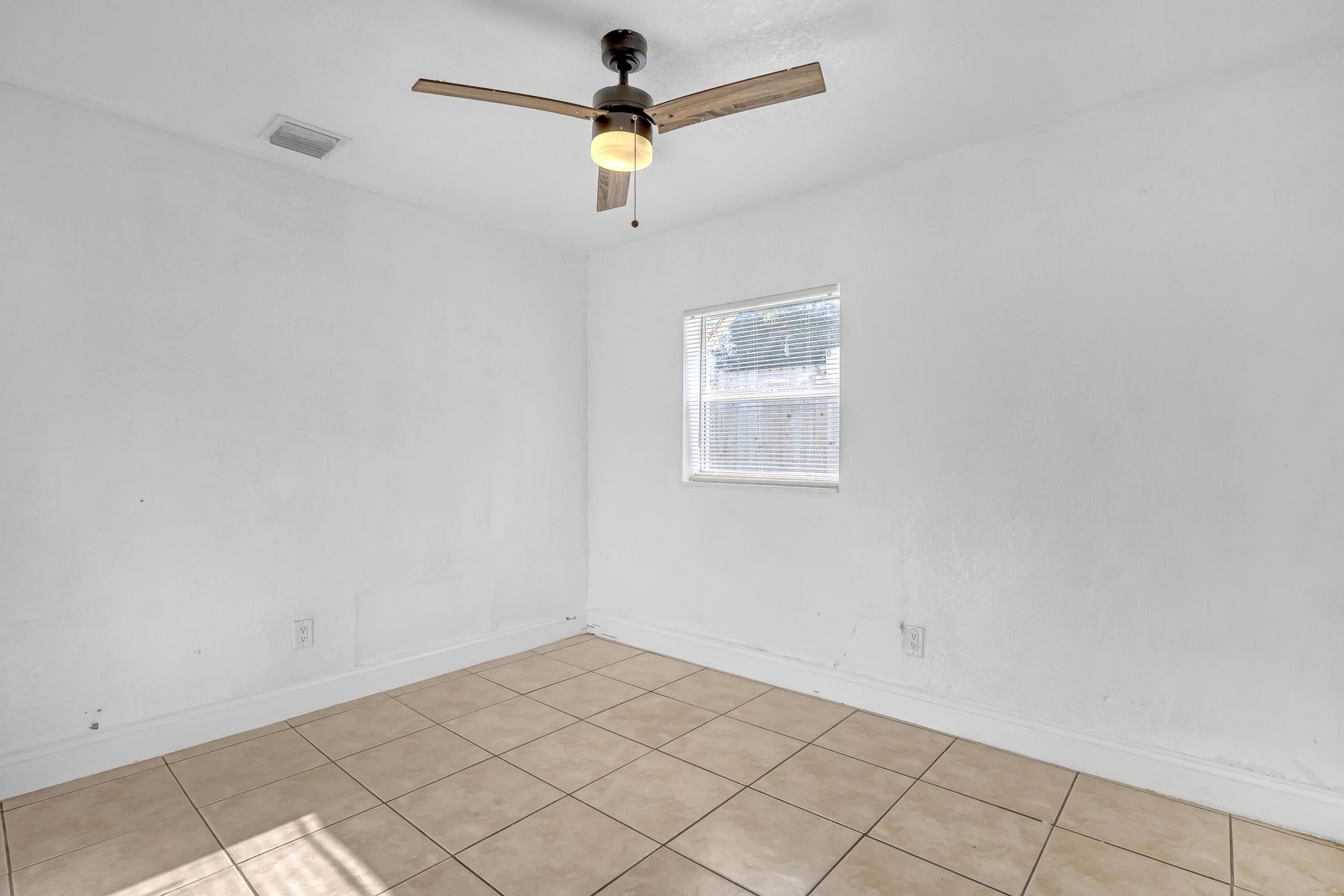 180 W 15th Street, Riviera Beach, FL 33404 Photo