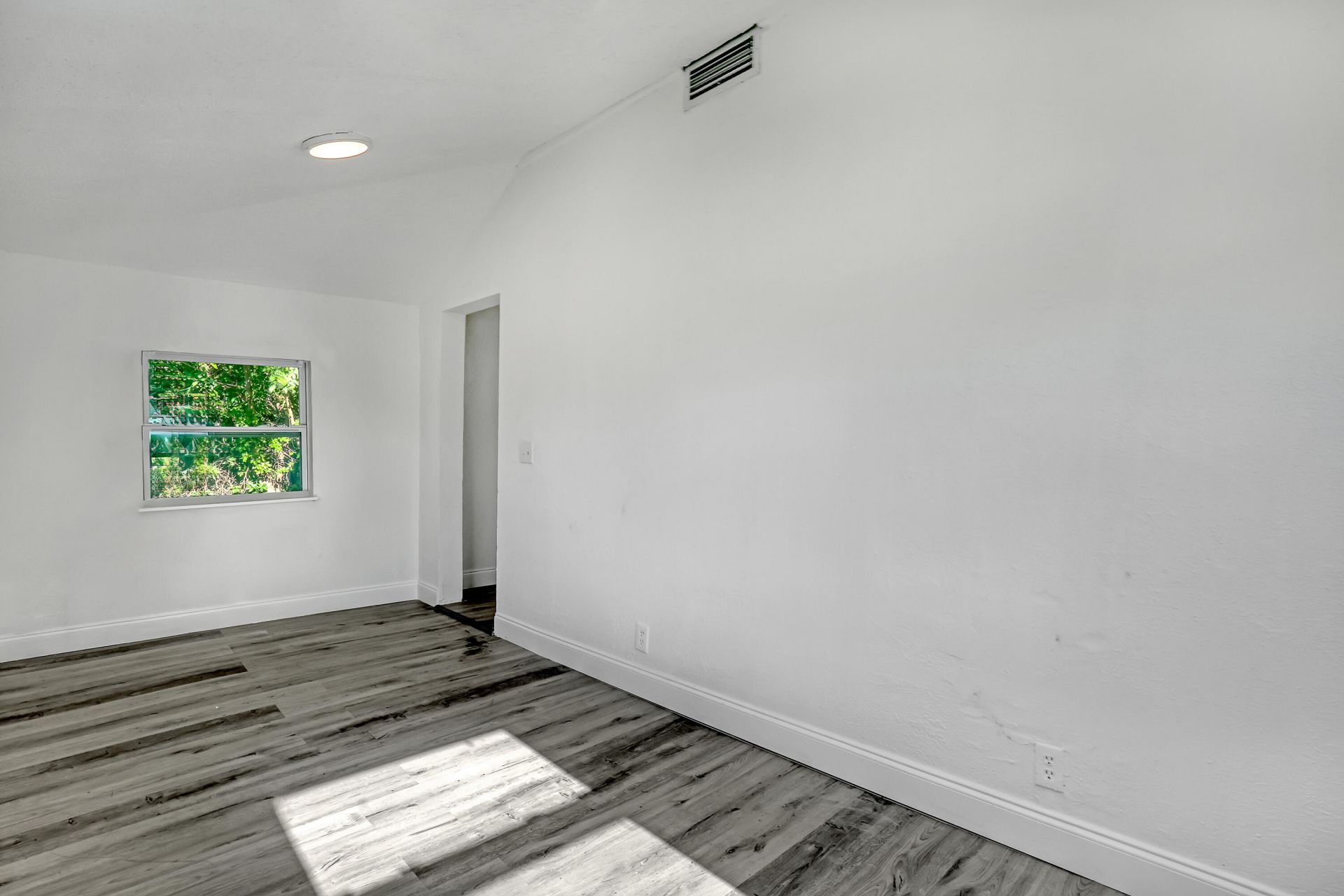 180 W 15th Street, Riviera Beach, FL 33404 Photo