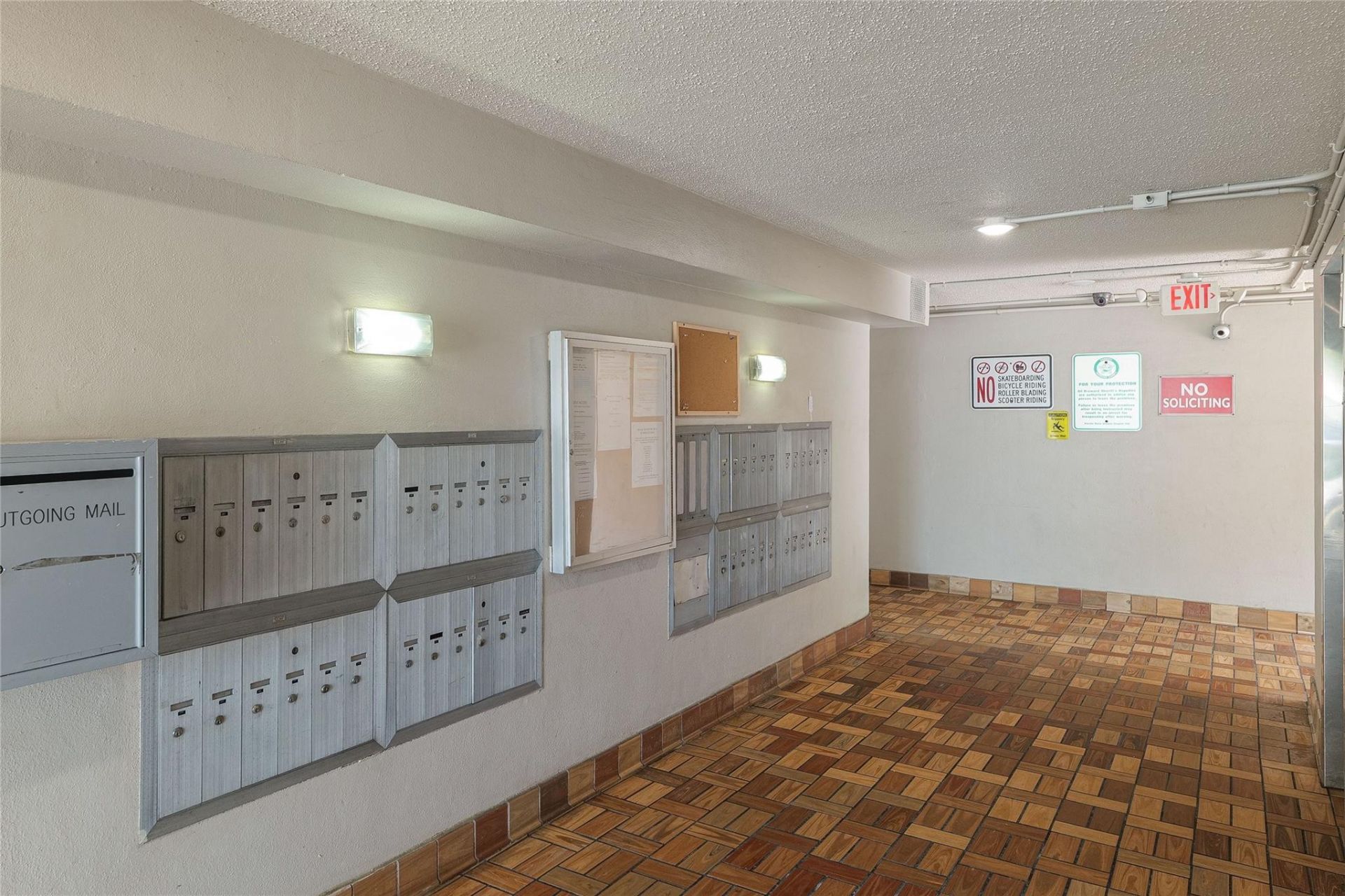 4899 NW 26th Court, Unit 447, Lauderdale Lakes, FL 33313 Photo