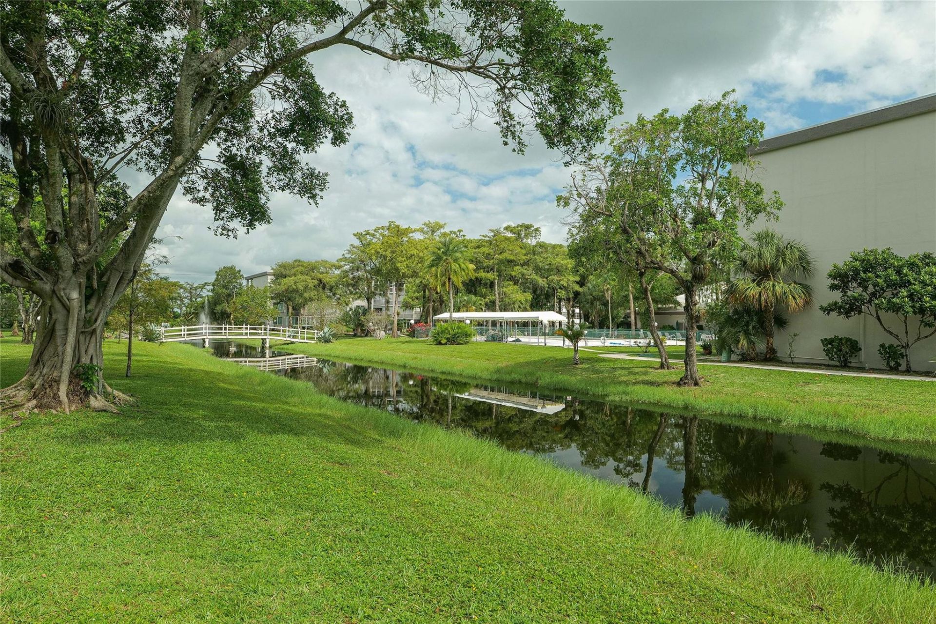 4899 NW 26th Court, Unit 447, Lauderdale Lakes, FL 33313 Photo