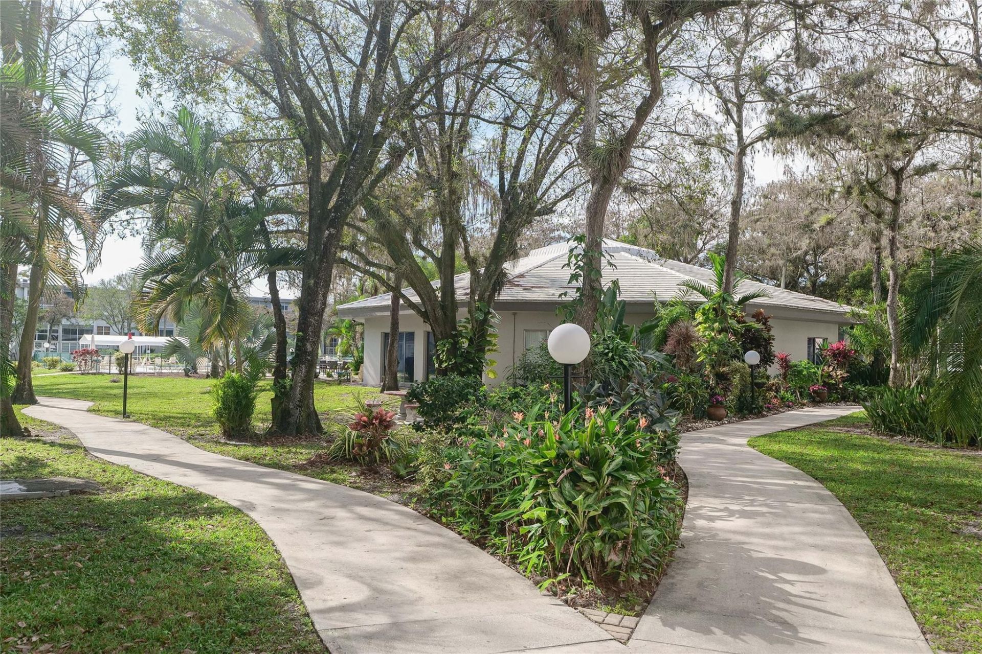 4899 NW 26th Court, Unit 447, Lauderdale Lakes, FL 33313 Photo