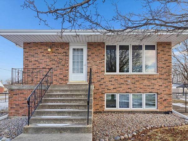 8301 Normandy Avenue, Burbank, IL 60459