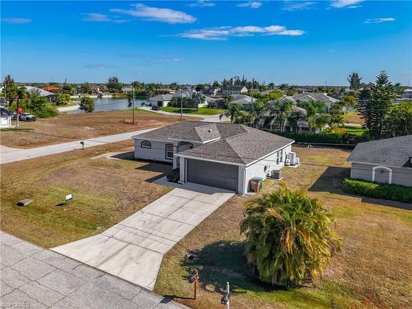 1723 NE 2nd PL, CAPE CORAL, FL 33909