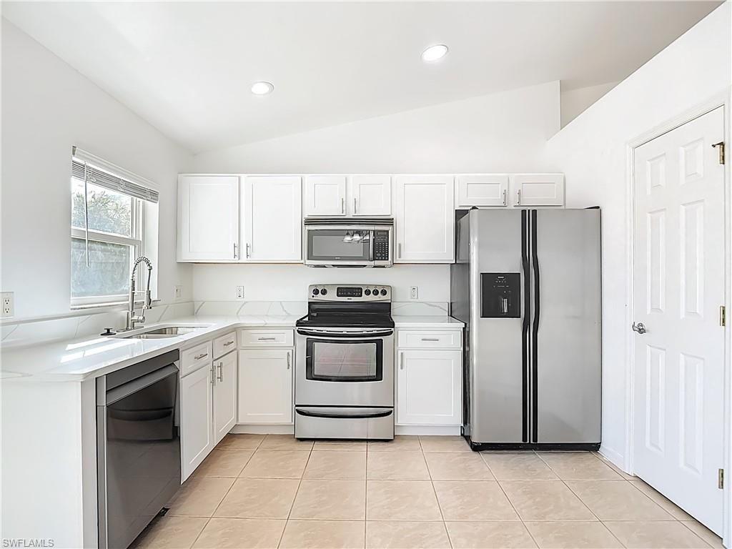 1723 NE 2nd Pl, Cape Coral, FL 33909 Photo