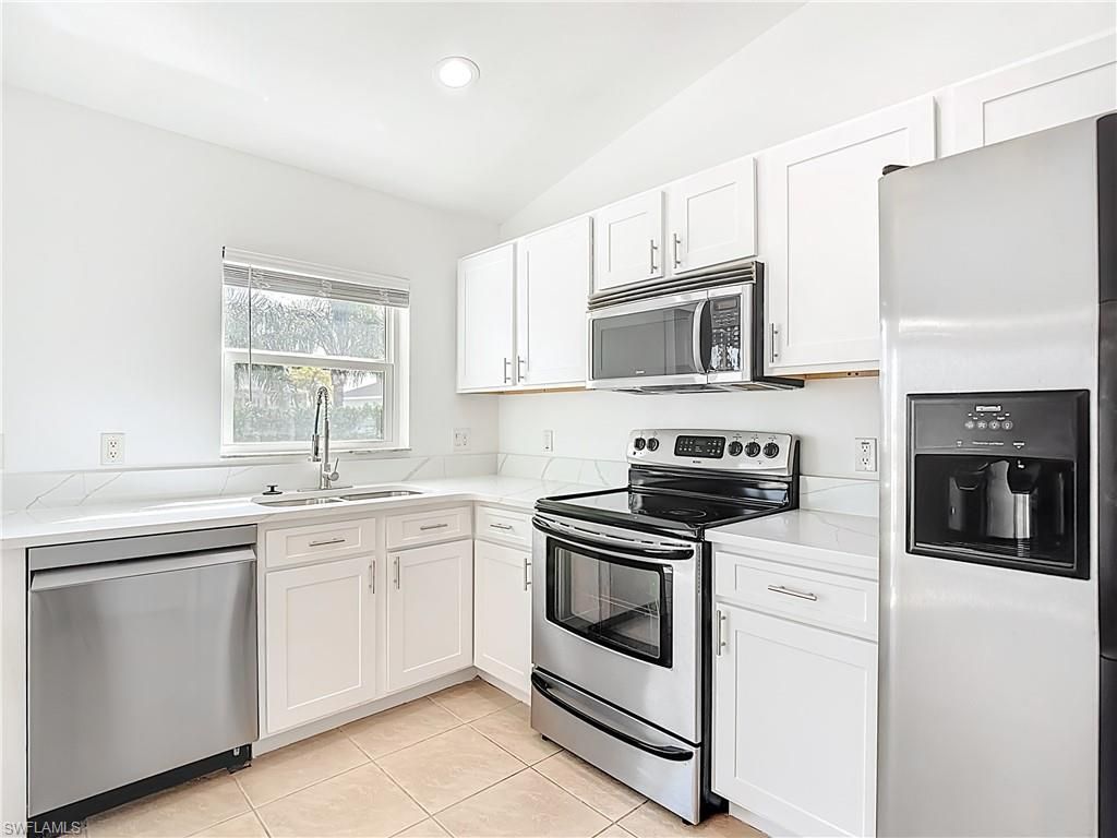 1723 NE 2nd Pl, Cape Coral, FL 33909 Photo