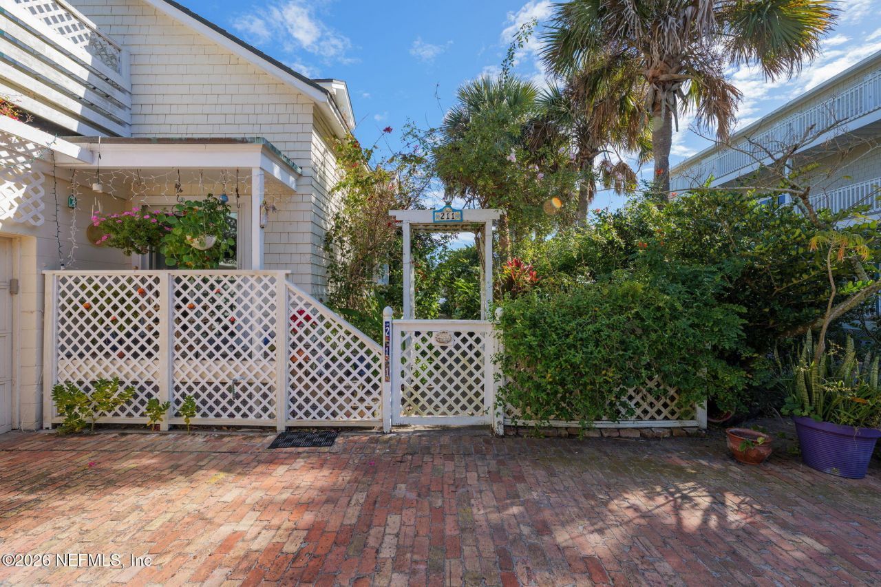 211 Beach Avenue, Atlantic Beach, FL 32233 Photo