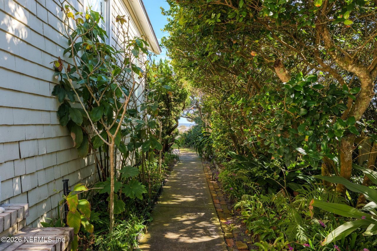 211 Beach Avenue, Atlantic Beach, FL 32233 Photo