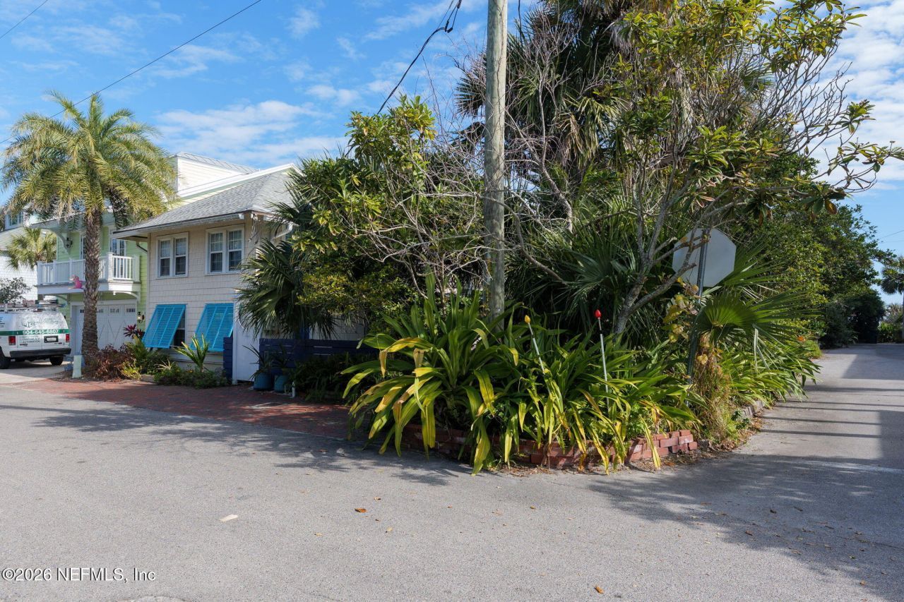 211 Beach Avenue, Atlantic Beach, FL 32233 Photo