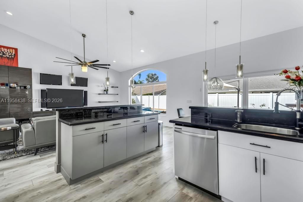 19411 NW 2nd St, Pembroke Pines, FL 33029 Photo