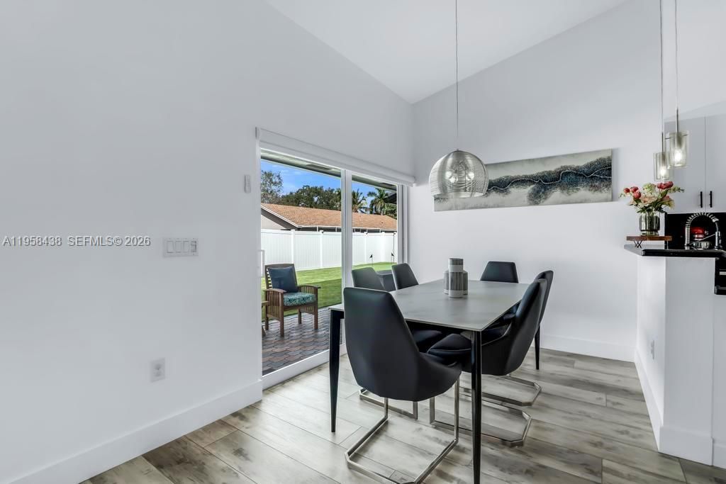 19411 NW 2nd St, Pembroke Pines, FL 33029 Photo