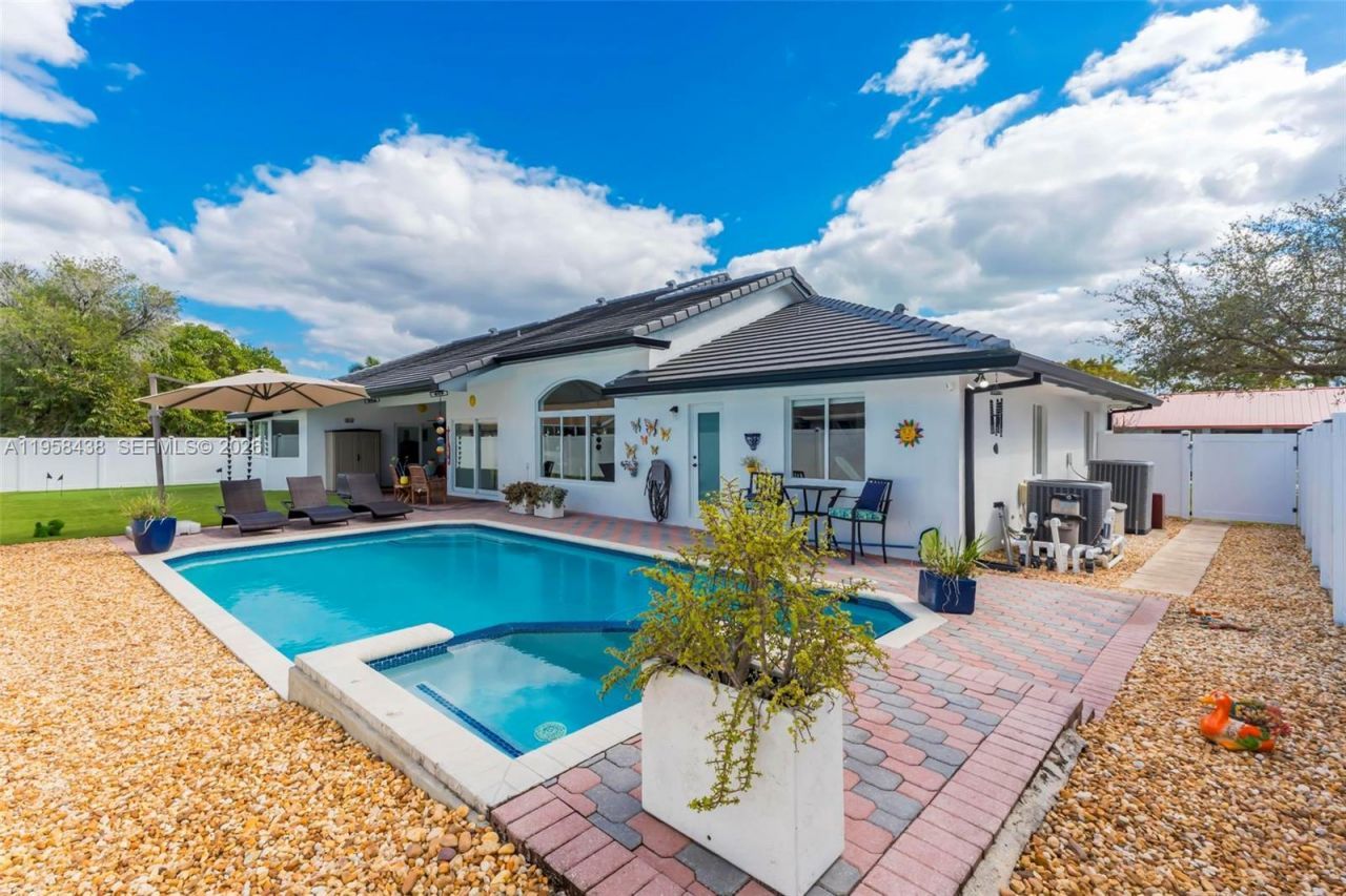 19411 NW 2nd St, Pembroke Pines, FL 33029 Photo