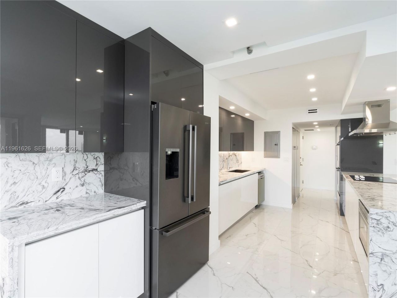 19707 Turnberry Way, Unit 18K, Aventura, FL 33180 Photo