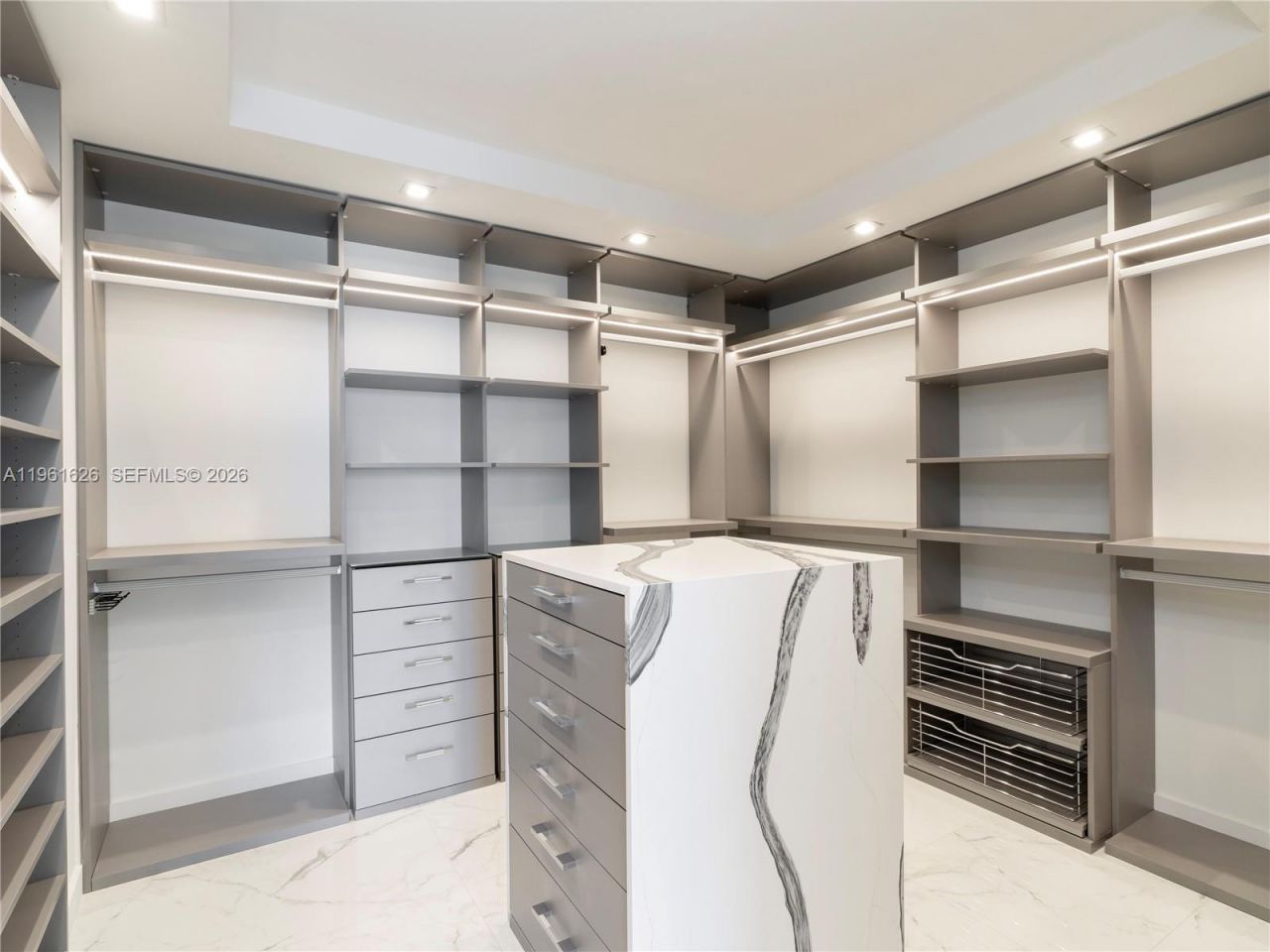 19707 Turnberry Way, Unit 18K, Aventura, FL 33180 Photo