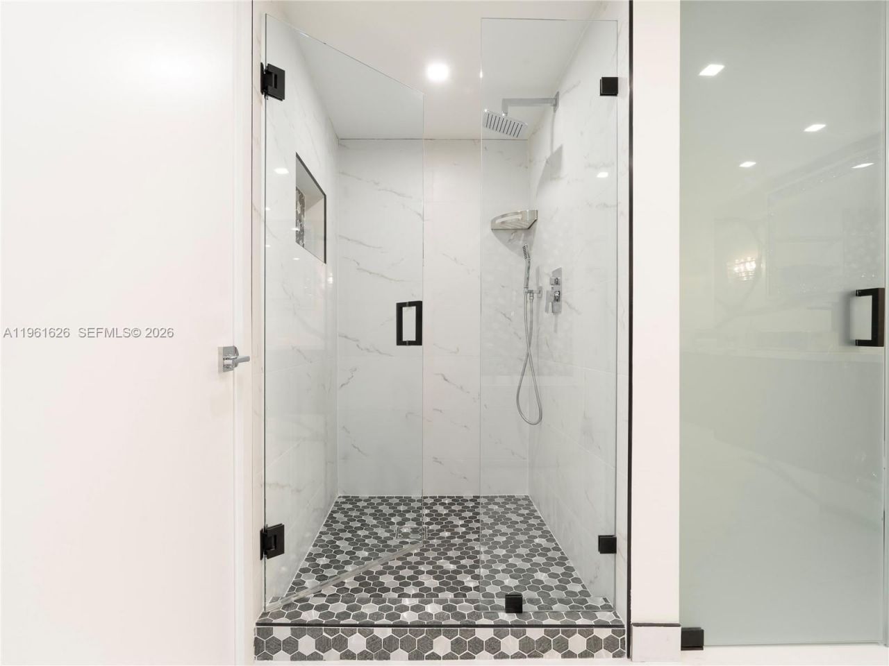 19707 Turnberry Way, Unit 18K, Aventura, FL 33180 Photo